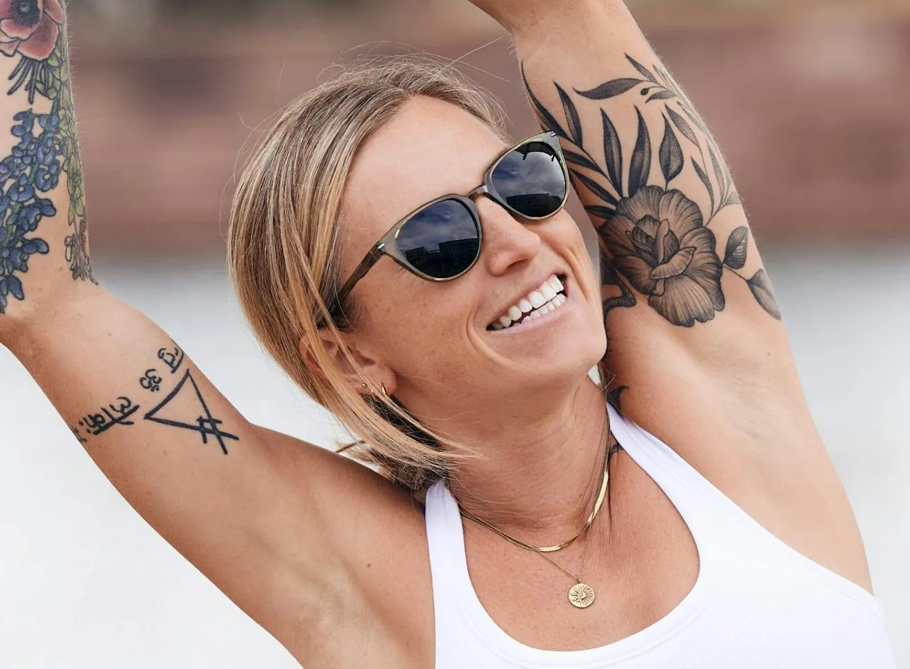 Roka Lola occhiali da sole cat eye donna leggeri