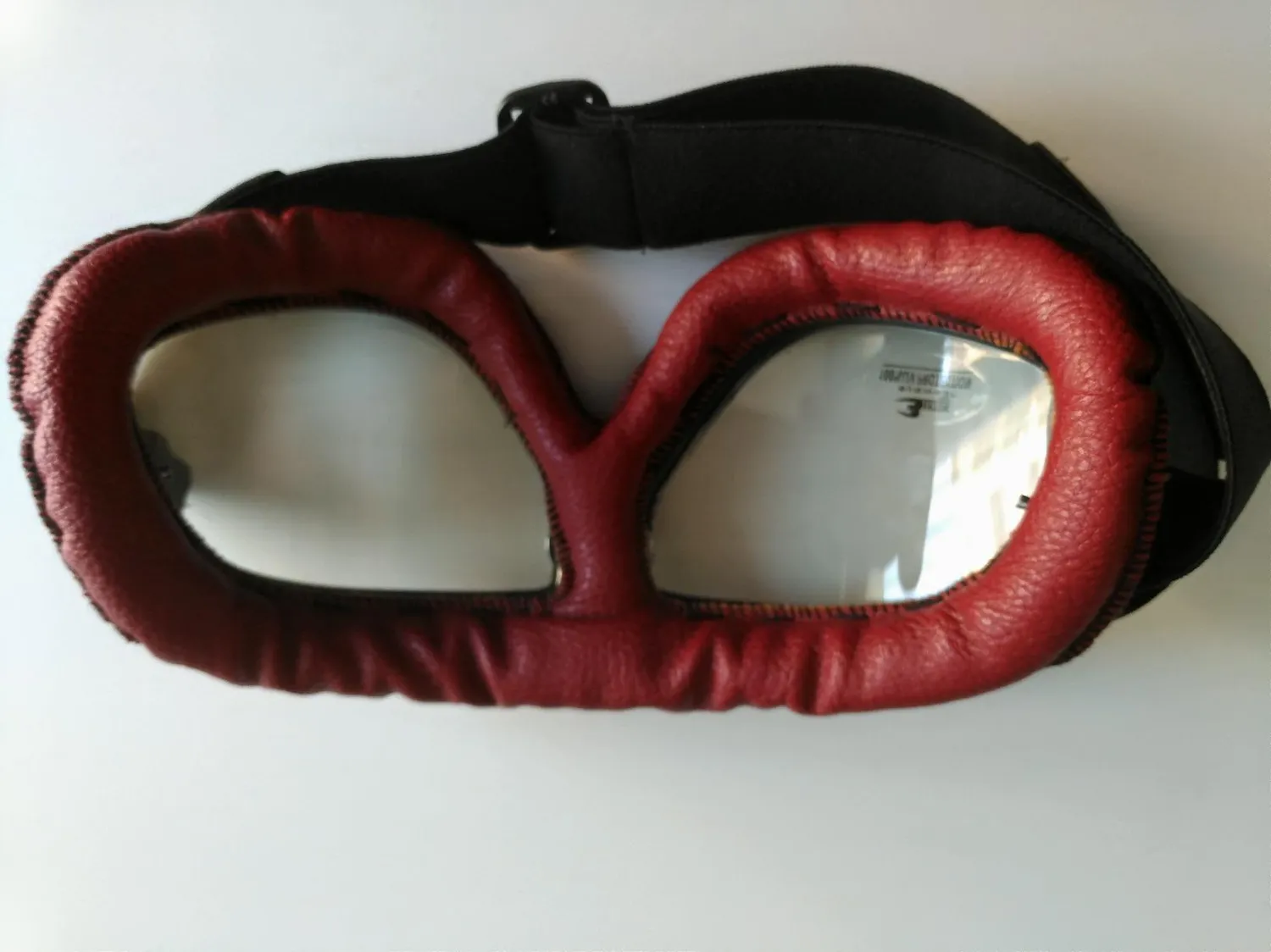 Bertoni AF196A occhiali moto pelle rossa fumo