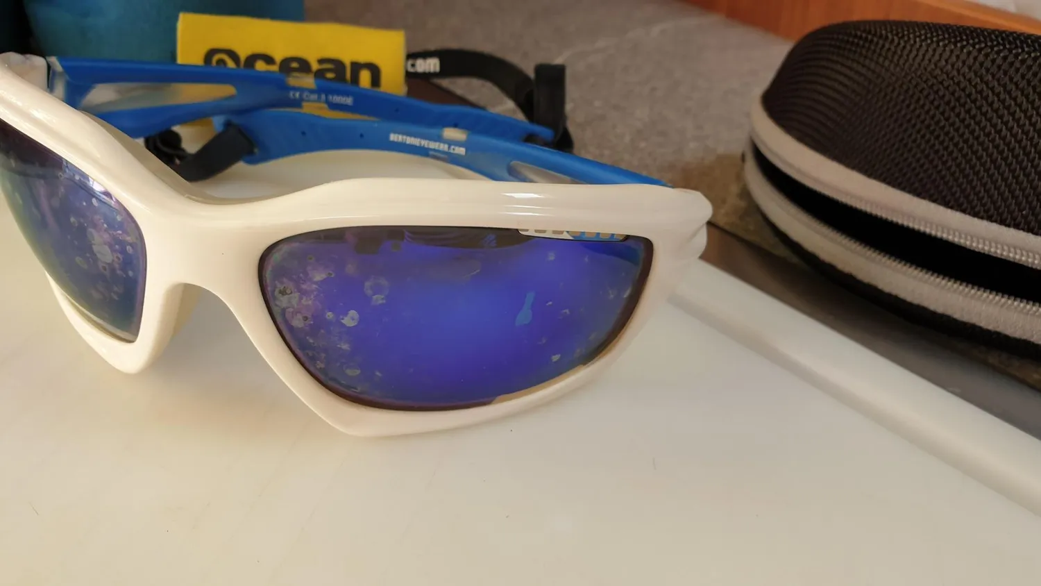 Bertoni P1000 occhiali sport polarizzati galleggianti