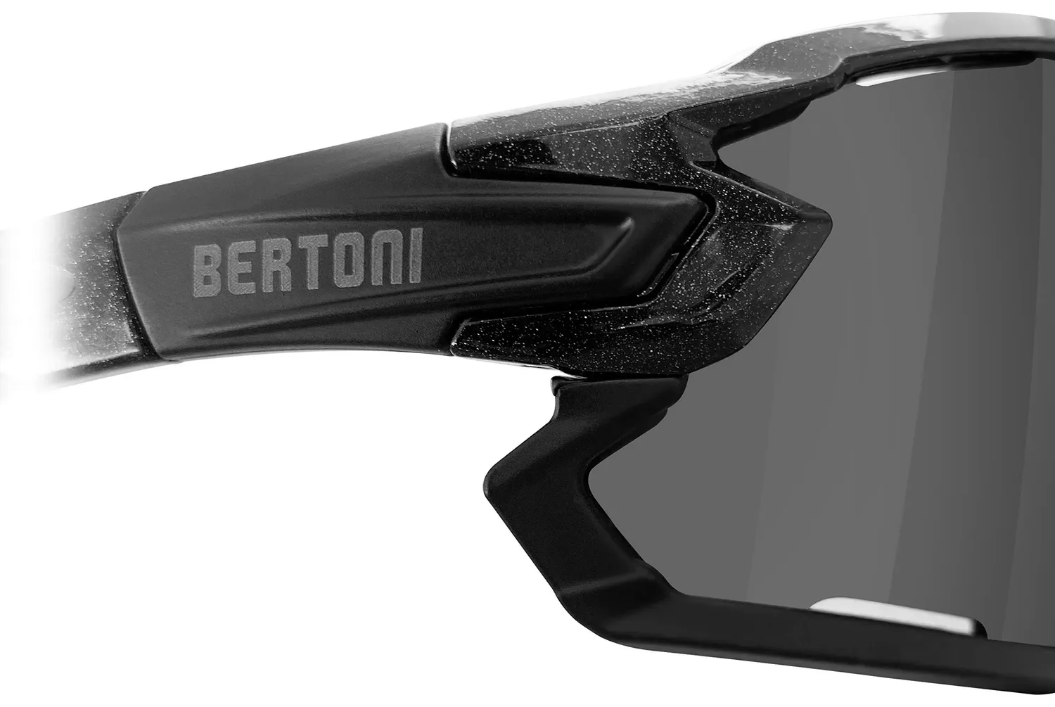 Bertoni Quasar occhiali ciclismo fotocromatici antiappannanti