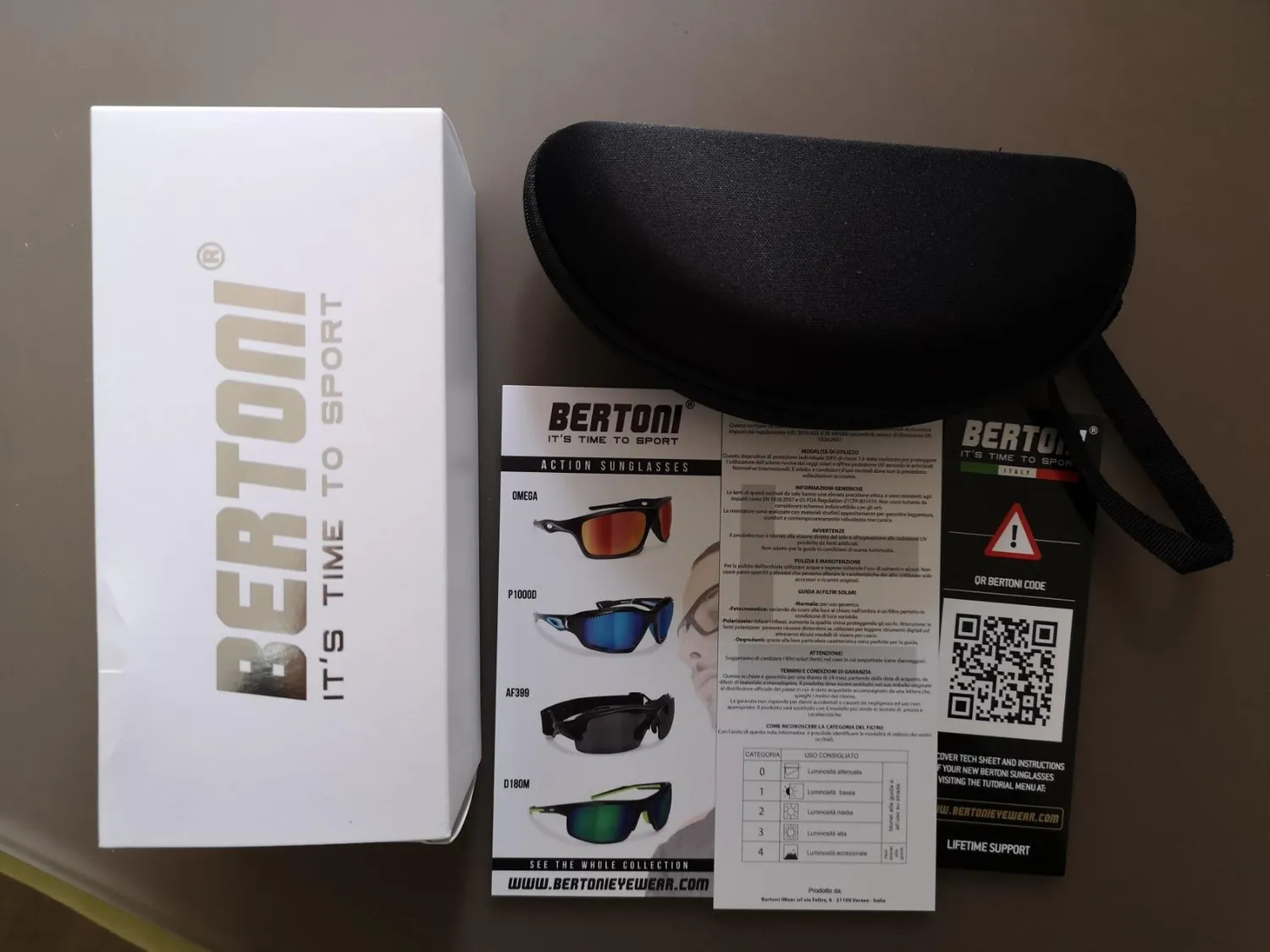 Bertoni F180A occhiali ciclismo fotocromatici 19g